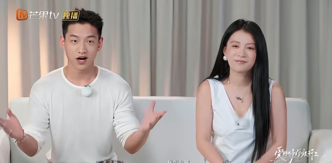 直面婚前磨合，勇敢奔赴成熟爱情
随着《爱的修学旅行》第二季热播，李嘉格带男友上结婚综艺 话题迅速登顶热搜，引发网友热烈讨论。不同于其他情侣综艺的甜蜜剧本，李嘉格与男友董义枫大胆选择直面真实，将婚前最真实的磨合状态展露在镜头之下，这份坦诚与勇敢，让无数观众心生好感。
