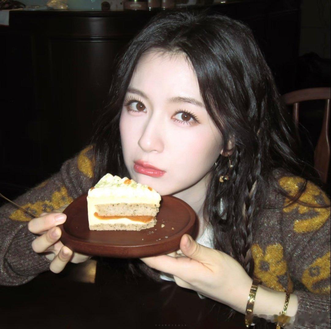 #李兰迪[超话]#  ꒰🥧꒱ ⩩ 🍽🍰#李兰迪# ​