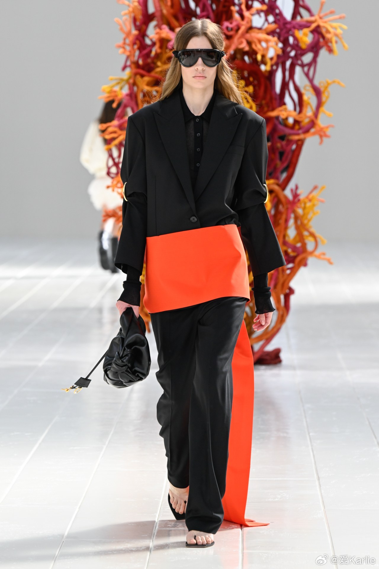 #巴黎时装周##runway##2027春夏时装周# Balenciaga Spring 2027 Ready-to-Wear Collection Paris 表姐刘雯参与走秀 ​