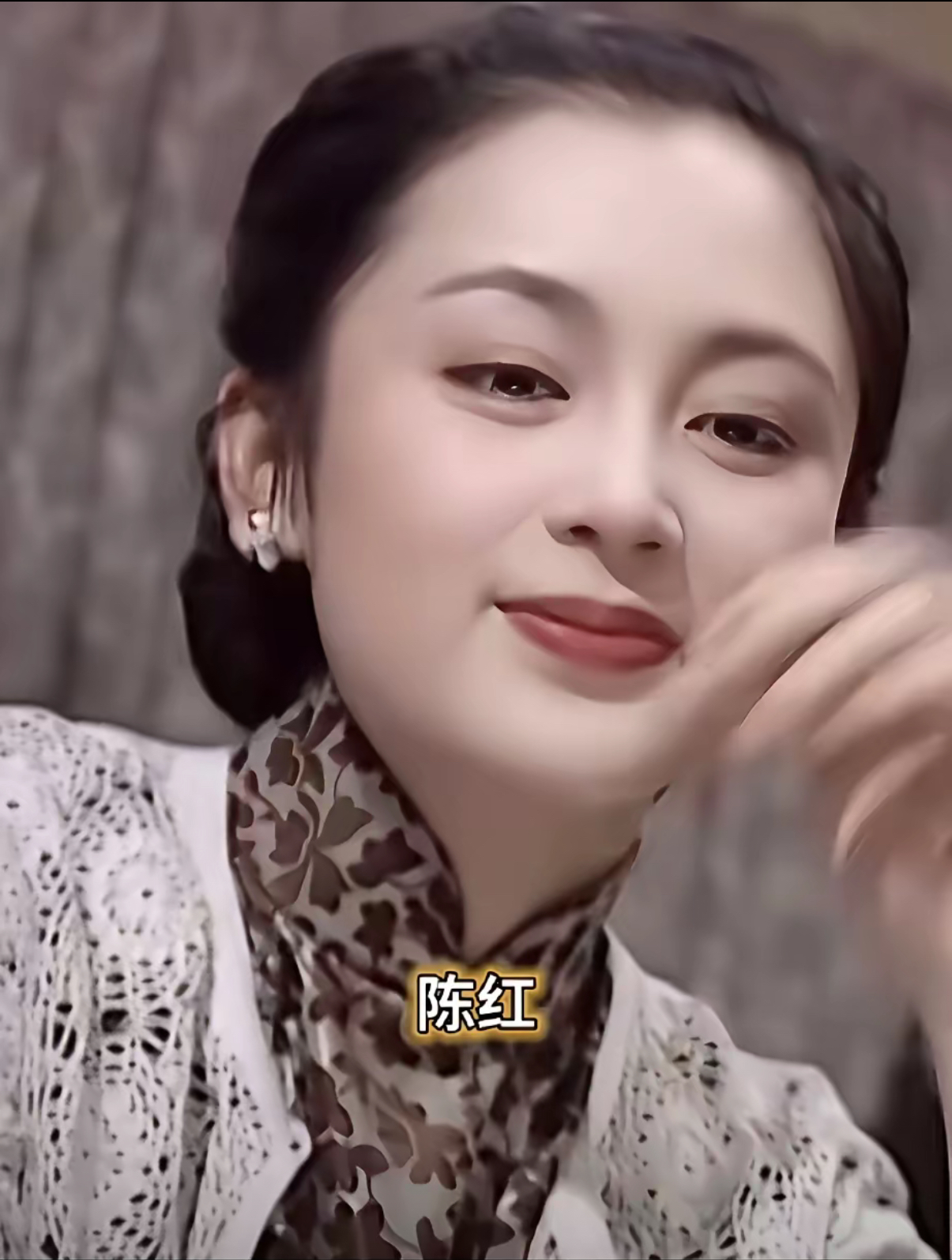 大众公认的十位高颜值女演员，各有独一份的美。
陈红端庄雍容，刘亦菲清冷出尘，高圆圆温婉大方，刘诗诗气质淡然。迪丽热巴明艳浓烈，赵丽颖灵动娇俏，杨幂灵动妩媚，李沁自带古典风骨，倪妮风情高级。

美人风姿各不相同，有人偏爱古典韵味，有人喜欢明艳大气。百花齐放的颜值盛宴，那么这一众女星当中，你最钟情哪一位