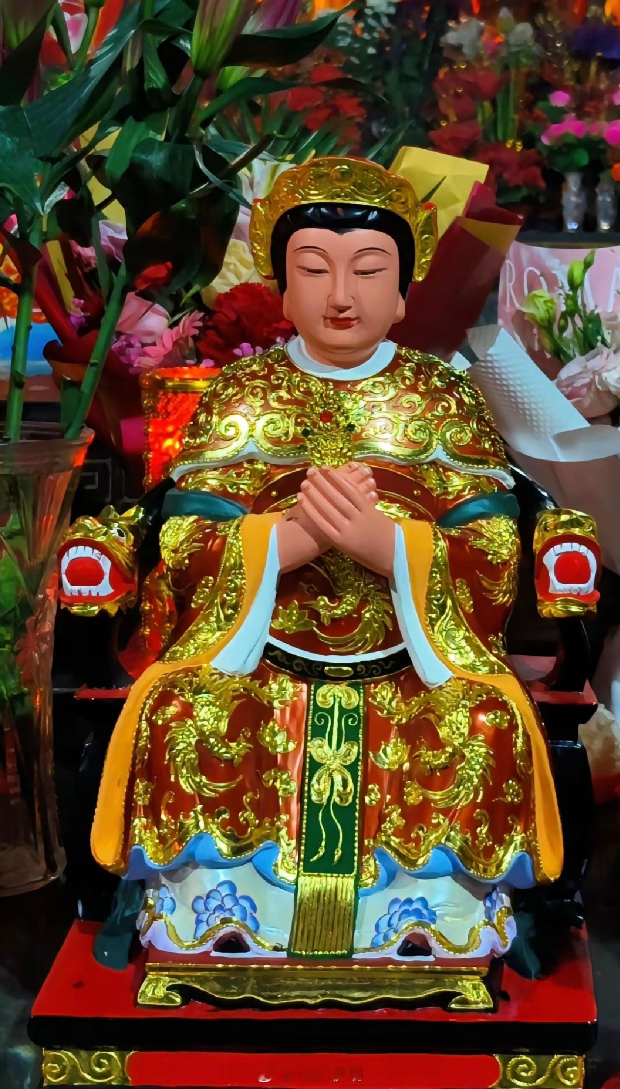 十二愿.        一愿风调雨顺，二愿五谷丰登。        三愿皇王万寿，四愿国土清平。        五愿民安物阜，六愿福寿康宁。        七愿灾消祸散，八愿水火无侵。        九愿聪明智慧，十愿学道成真。        十一愿诸神拥护，十二愿亡者超升。同时还祈愿：一切飞禽走兽，一切蝼蚁蛇虫，一切冤家债主，一切男女孤魂。四生六道，一切含灵。闻经听法，早得超升。清晨一起祈福念诵，福生无量天尊