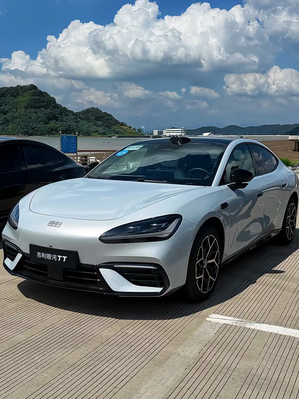 谁能拒绝银河TT🚗颜值与实力双在线