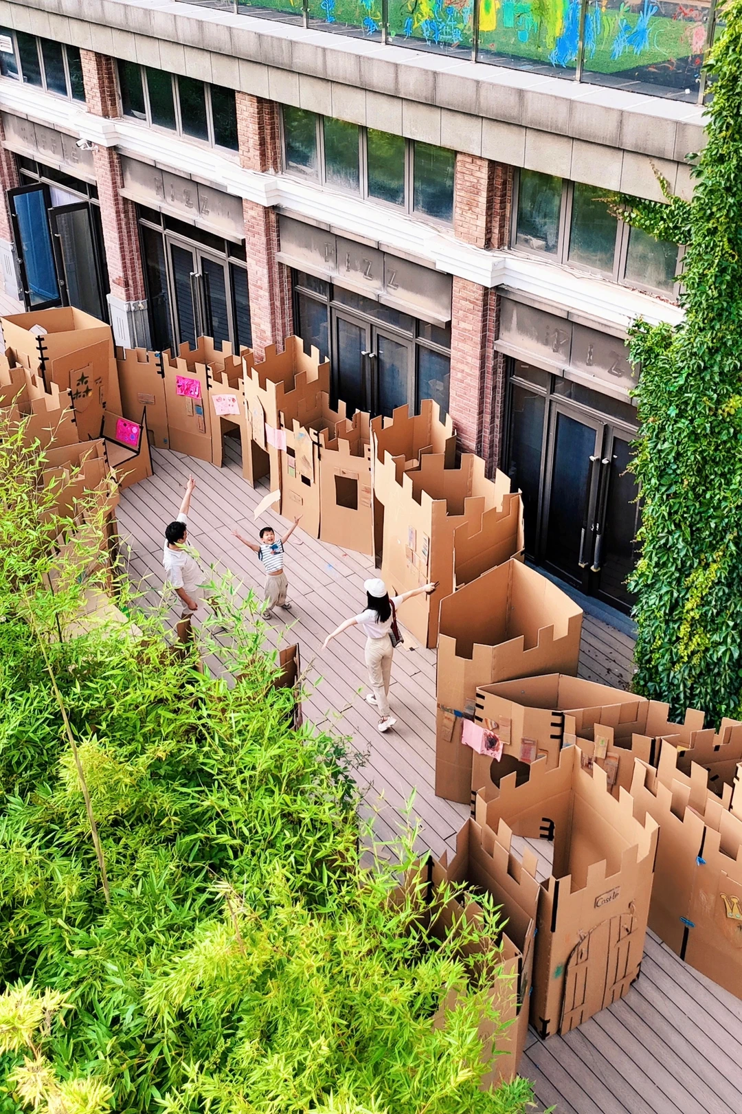 武汉这家幼儿园🏰孩子们用纸箱搭了一座城堡