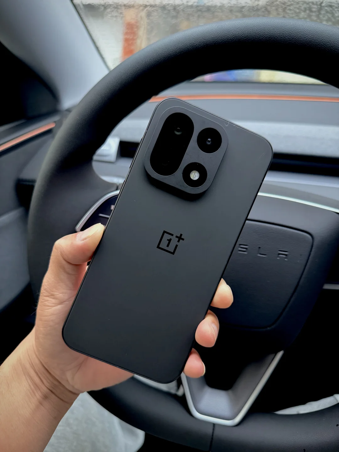 特斯拉和一加15，怎么搭都好看🖤