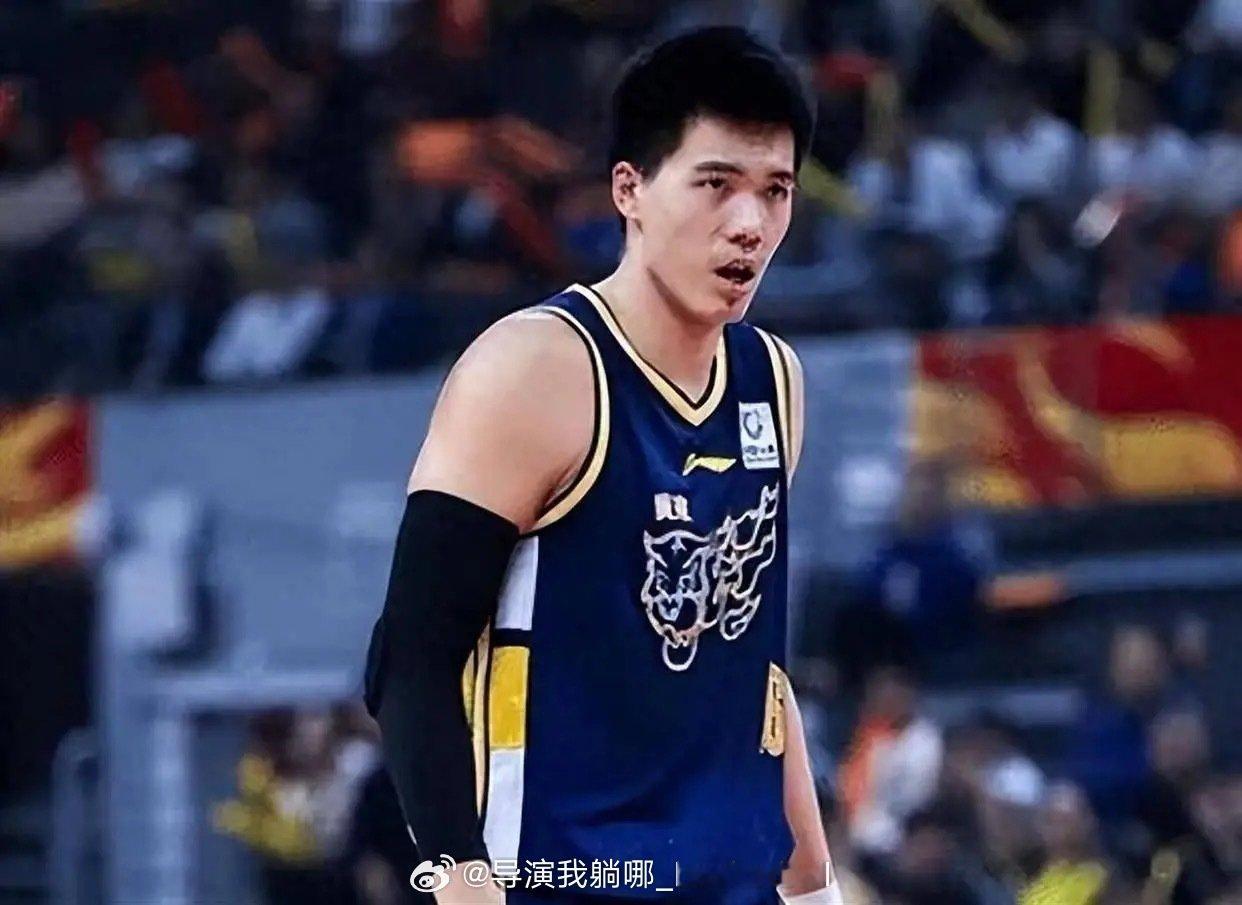 广东宏远男篮内线焦泊乔以处理私人事务的理由向球队提出暂时离队，宏远俱乐...