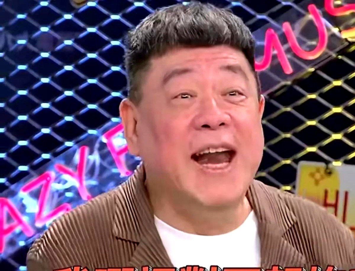 “我哪里对不起你？”孙德荣在节目里冲着陈乔恩喊话。

他又翻出二十年前的旧账，说陈乔恩当年在摄影棚喝酒被雪藏一年，还说人家结婚时他托人带了话，让女方脾气别太大。这么多年他反复拿陈乔恩说事，陈乔恩之前一直没吭声。

这次陈乔恩终于回了。

她发文说真没恨过，当年就是合约到期自然离开，根本没收到什么带话