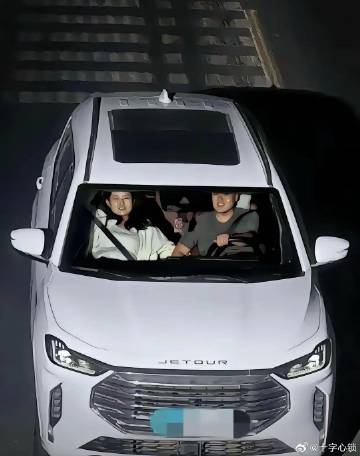 安全带也系了，也没打电话，大家看看到底哪里违章了？