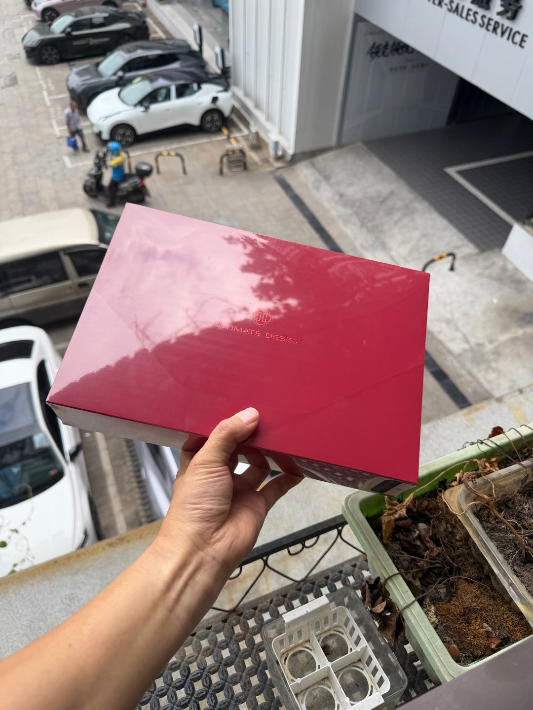 尊界车主的MateXT2三折叠买回来了！门店还用礼盒包装纸细心包装了下、马上开箱[笑而不语][笑而不语][笑而不语][笑而不语] ​