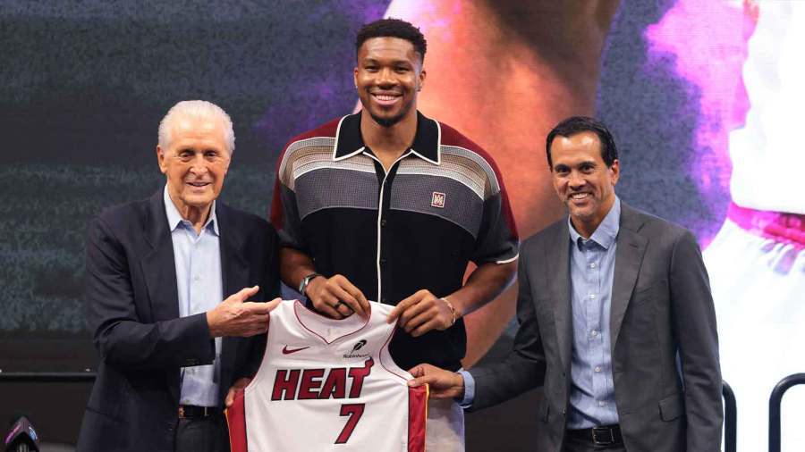 NBA告别三十四号传奇，字母哥身披七号开启热火新篇章 热火官方放出字母...
