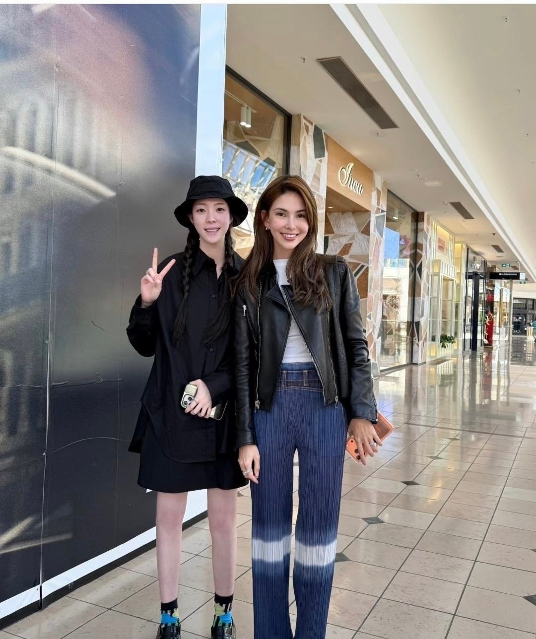 昆凌那﻿条裤子也太有特色了吧，﻿⁠‍看完‎真的好想搞‍一条同款。﻿ ​