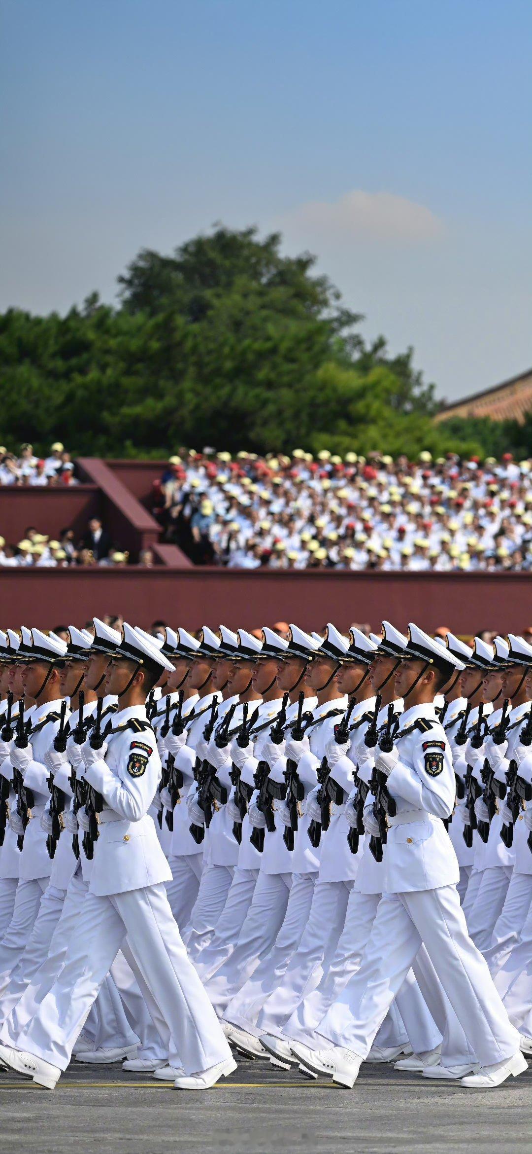 #纪念中国人民抗战胜利81周年#

回望阅兵庄严方阵
铭记先烈热血
以强军守护盛世和平 ​