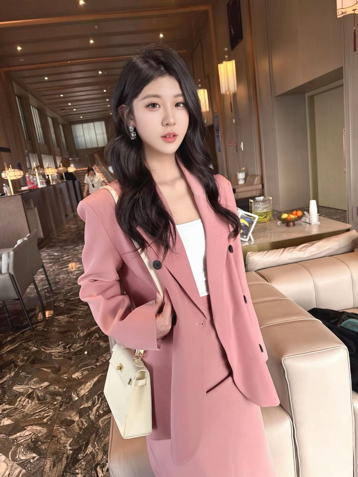 <p>少女感穿搭大赏 创作者中心 创作灵感 <!--{img:0}--...