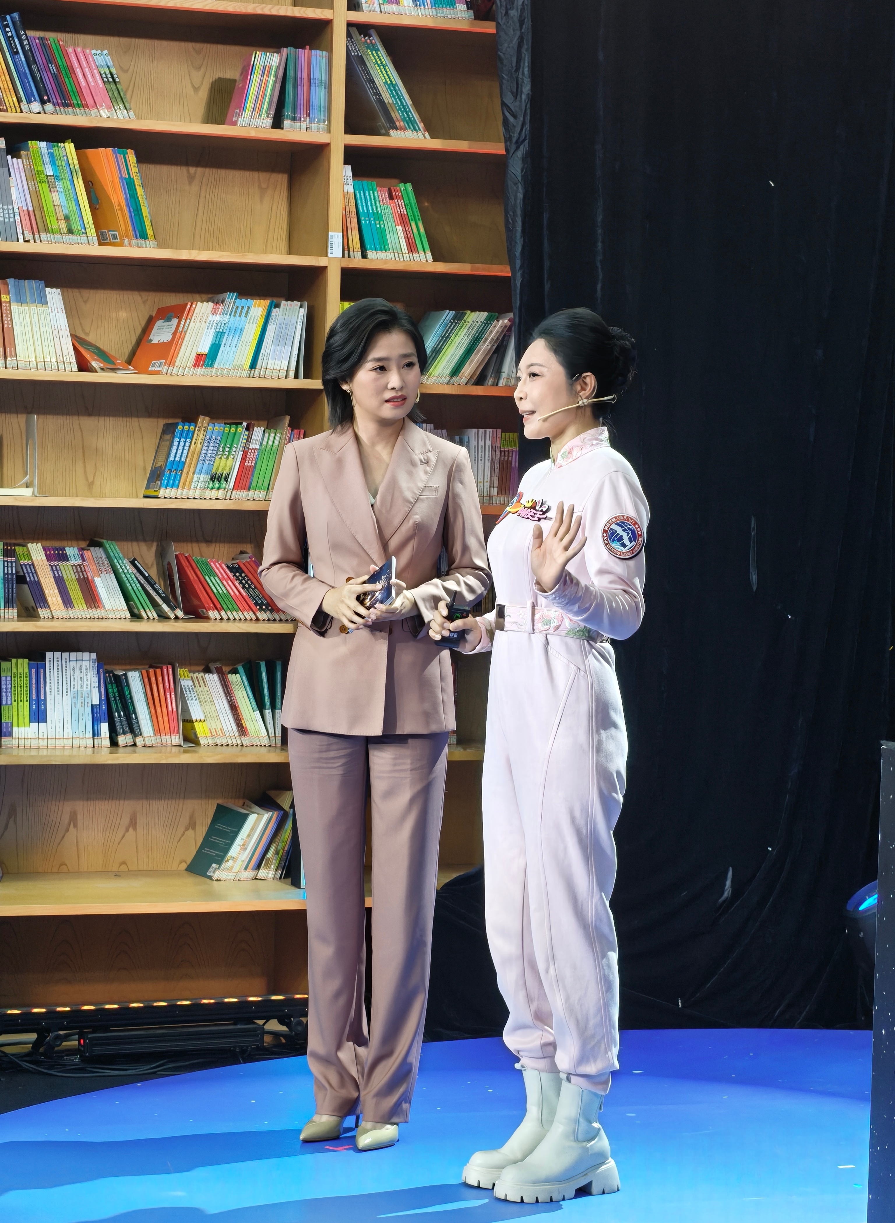 【千锤百炼·星空解码】2026年航天科普进校园第十八站:北京第五实验中学！中国航天科普进校园太空探索助力计划开学第一课大科学家丨王一：飞向太空的“千锤百炼”，一位航天教员的星空解码网页链接