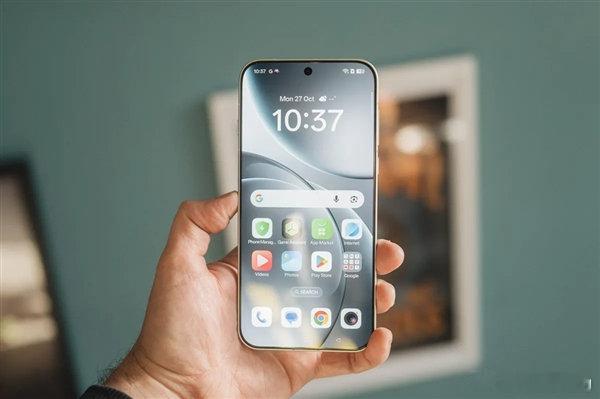 OPPO Find X10系列曝光，预计配备8000mAh大容量电池，并搭载主摄加长焦双2亿像素方案并配备色彩还原镜头，还将支持BT.2020超广色域并实现行业最高有益红光占比的屏幕，期待了 ​