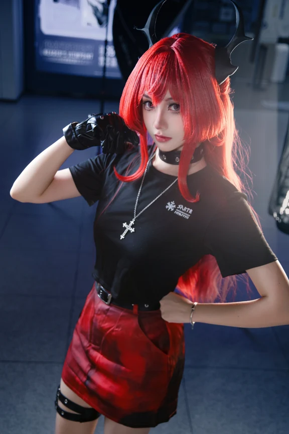 📷:@椰壳coco🥥 四海🥥
#明日方舟 #史尔特尔 #cos