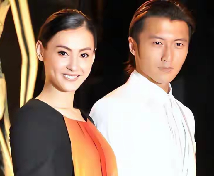 谢霆锋，想想真笨。为什么呢？人家富翁找老婆都想找耳朵高过眉毛的。张柏芝的耳朵就是。刘翔东找的章则天，汪小菲找的马小梅。谢霆锋明明这么好的老婆，他偏偏抛而弃之，不好好珍惜！
