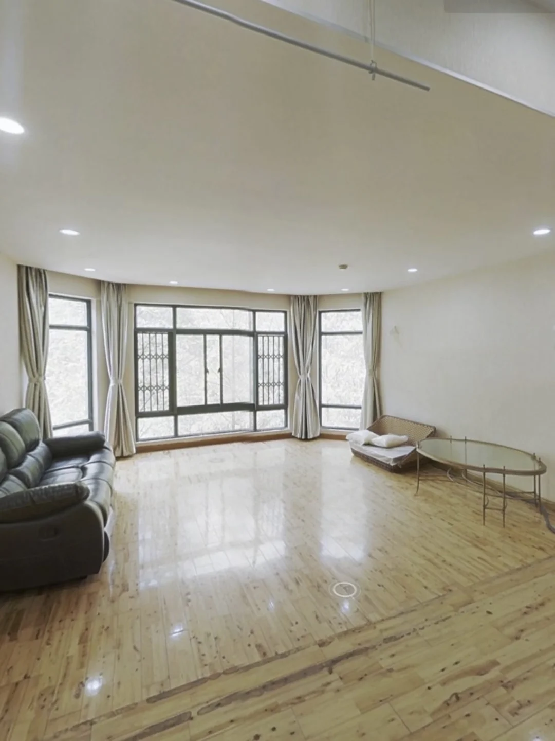 左滑震撼一下原房主