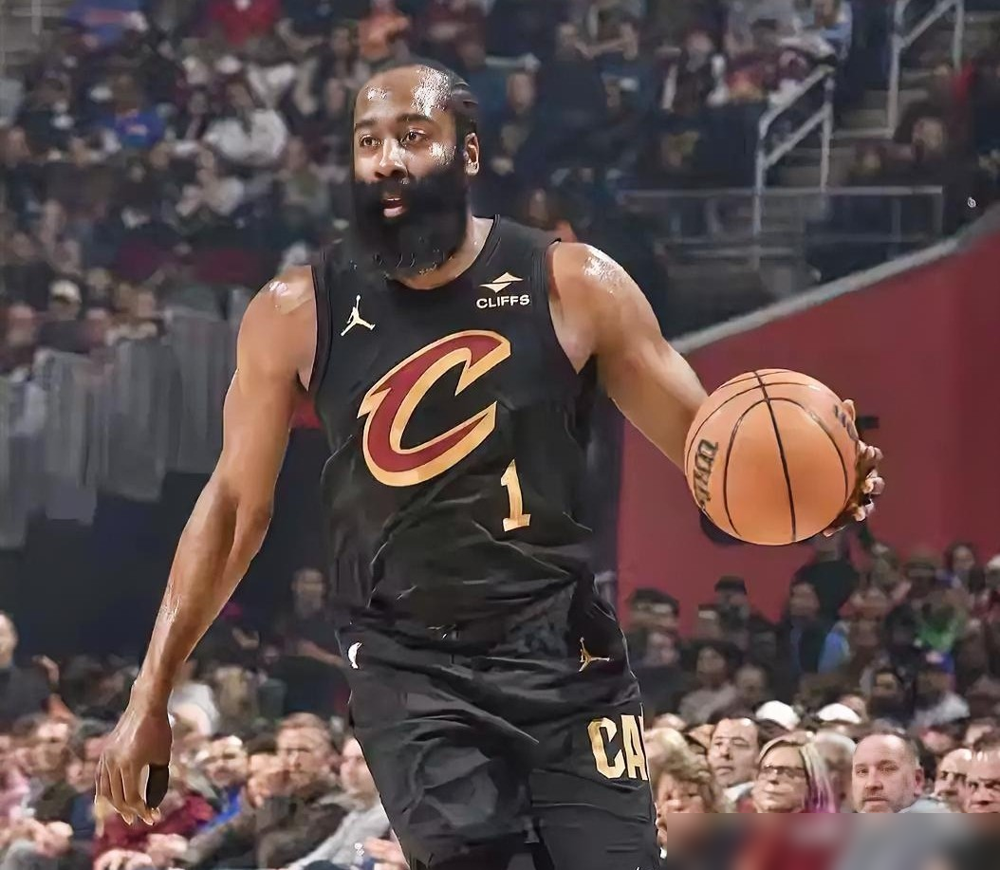 更衣室炸了！哈登7次失误输球，采访时竟说：“我们就是防不住人。” 你...