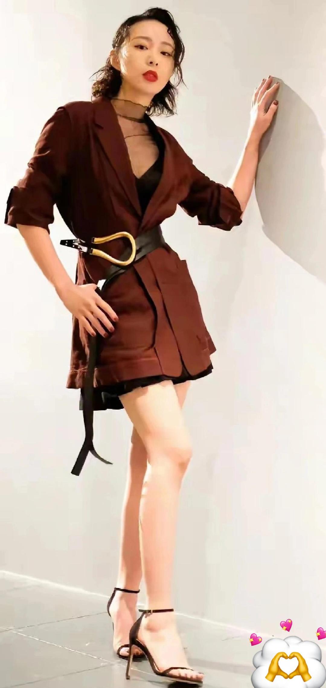 大嫂高叶有着无限的魅力和该死的压迫感 ​