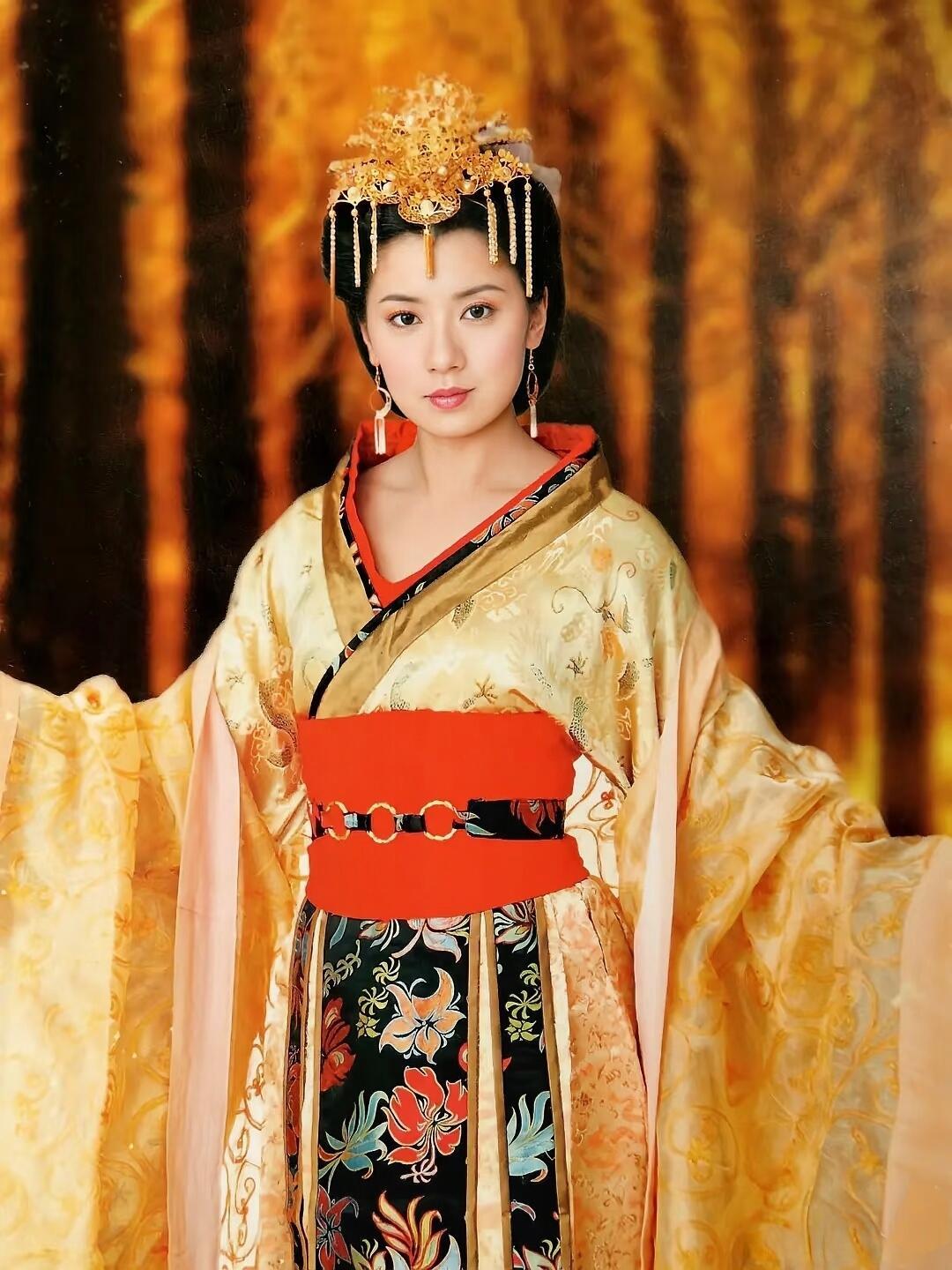 #贾静雯证实女儿恋情# 女儿有男朋友，妈妈见过还一起吃饭。贾静雯把恋爱变成了家庭话题，而不是禁忌。#贾静雯证实女儿恋情# ​
