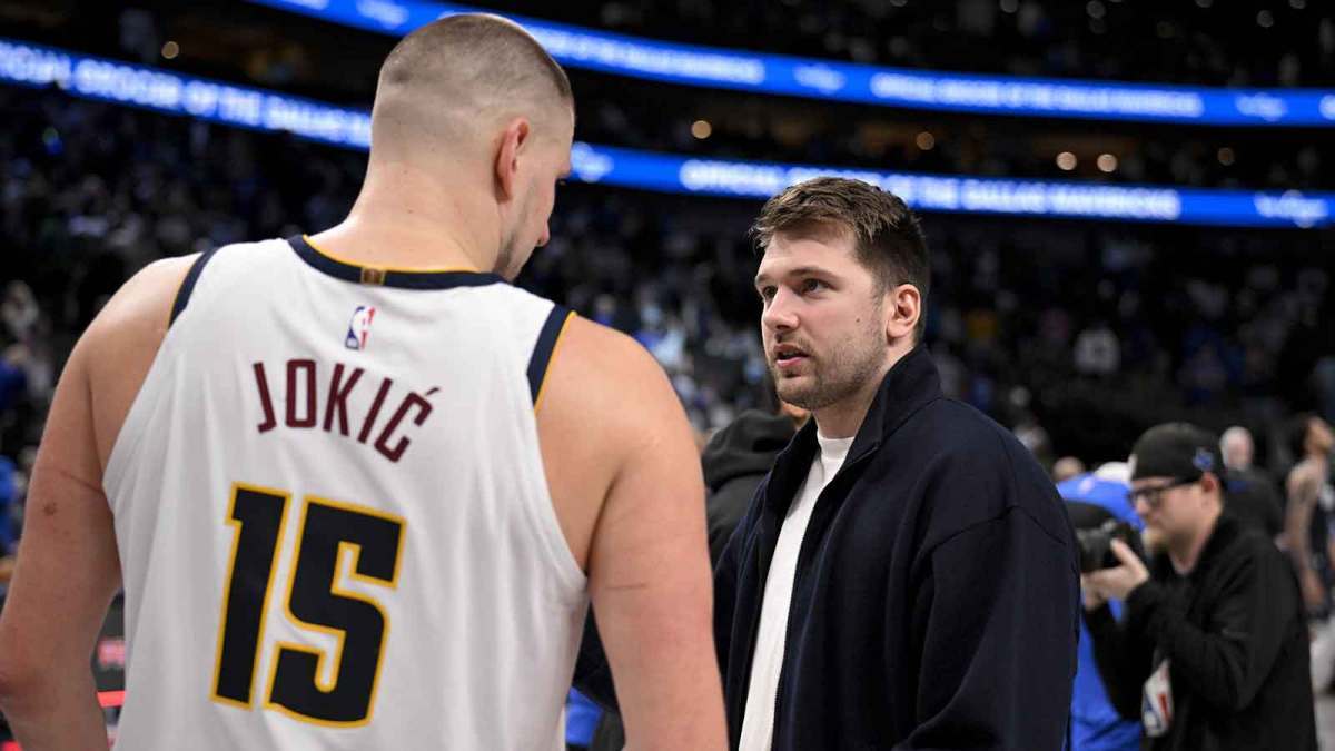 #NBA[超话]#好兄弟联手的可能，约基奇‑东契奇组合又被热议

掘金将佩顿·沃森交易换取选秀权，球队身处第二土豪线，外界对其争冠投入打上问号。倘若新赛季掘金季后赛再度折戟，约基奇的去向就会成为焦点。
 
湖人内部记者欧文透露，等湖人股权问题落定，球队将会紧盯掘金。约基奇和东契奇私交极好，不 ​