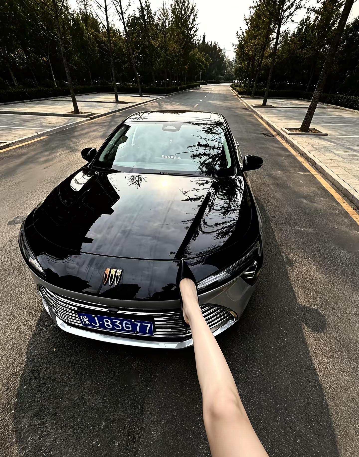 太阳下山我最狂，只因我叫君越王。君越 第四代君越