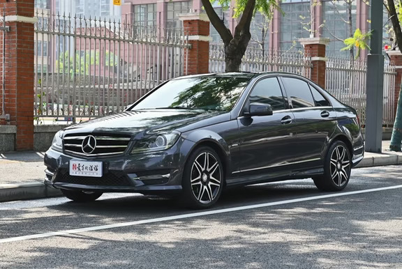 W204底盘的奔驰，M272的C300，素车几乎原漆