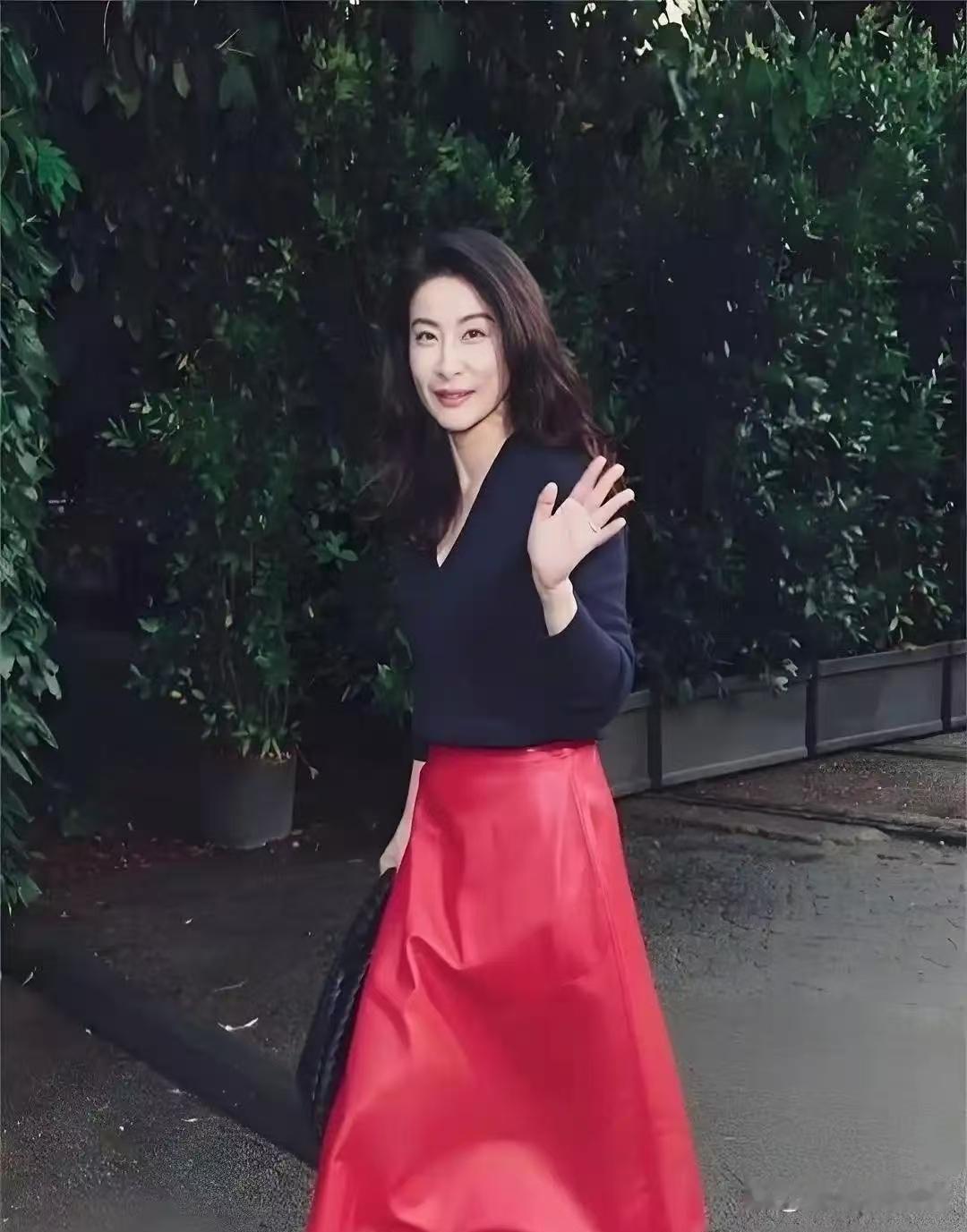 霍启刚傻眼‌：这还能‍是我老婆？郭晶晶米兰时装周﻿‍一亮相，⁠‎美‏‎‏到差‎‍‌点‍没⁠认‌出⁠‌‏来⁠‏‌！ ​
