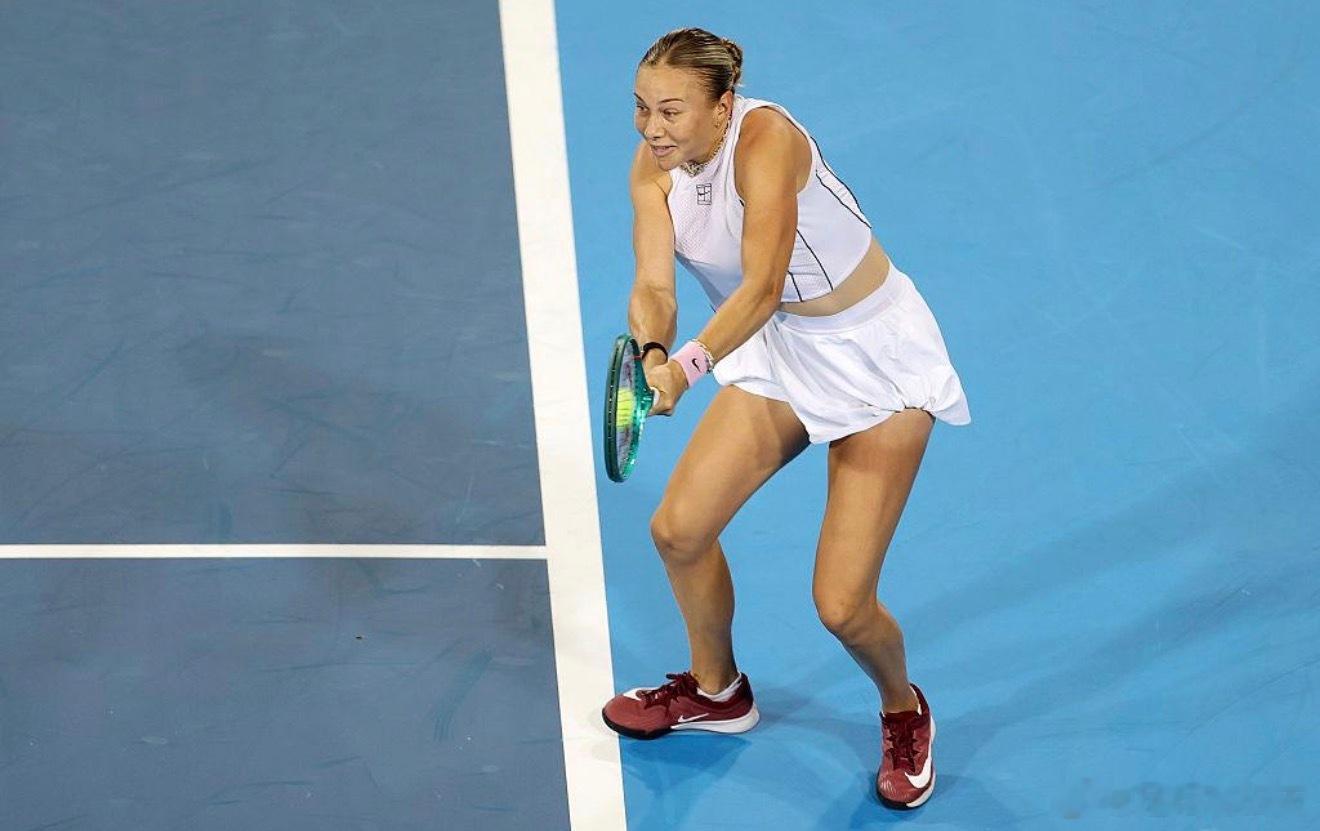 阿尼西莫娃继续前进！WTA1000辛辛那提站女单第四轮，9号种子阿尼西...