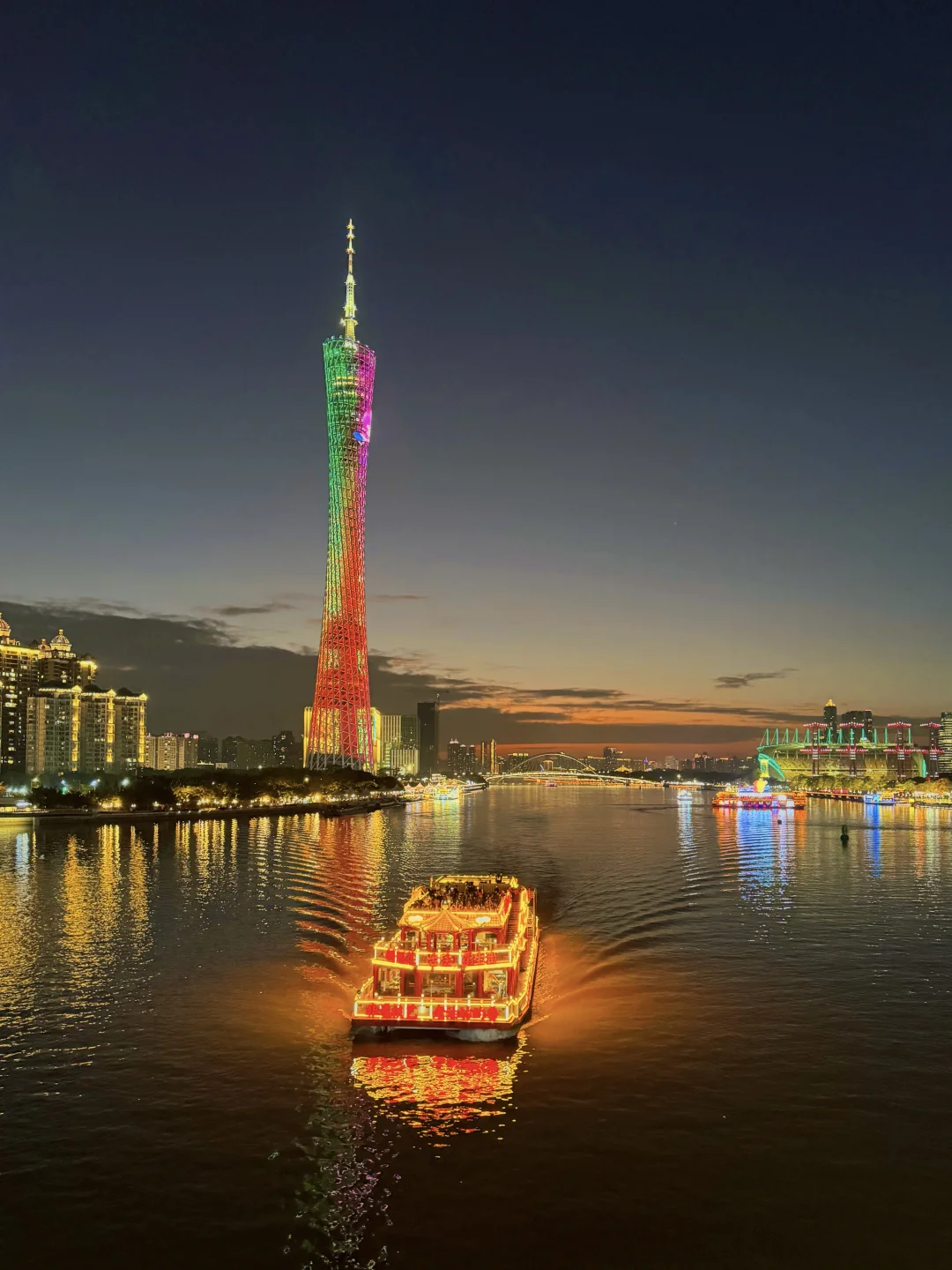 在广州🌆不妨花一个傍晚来感受珠江畔的浪漫