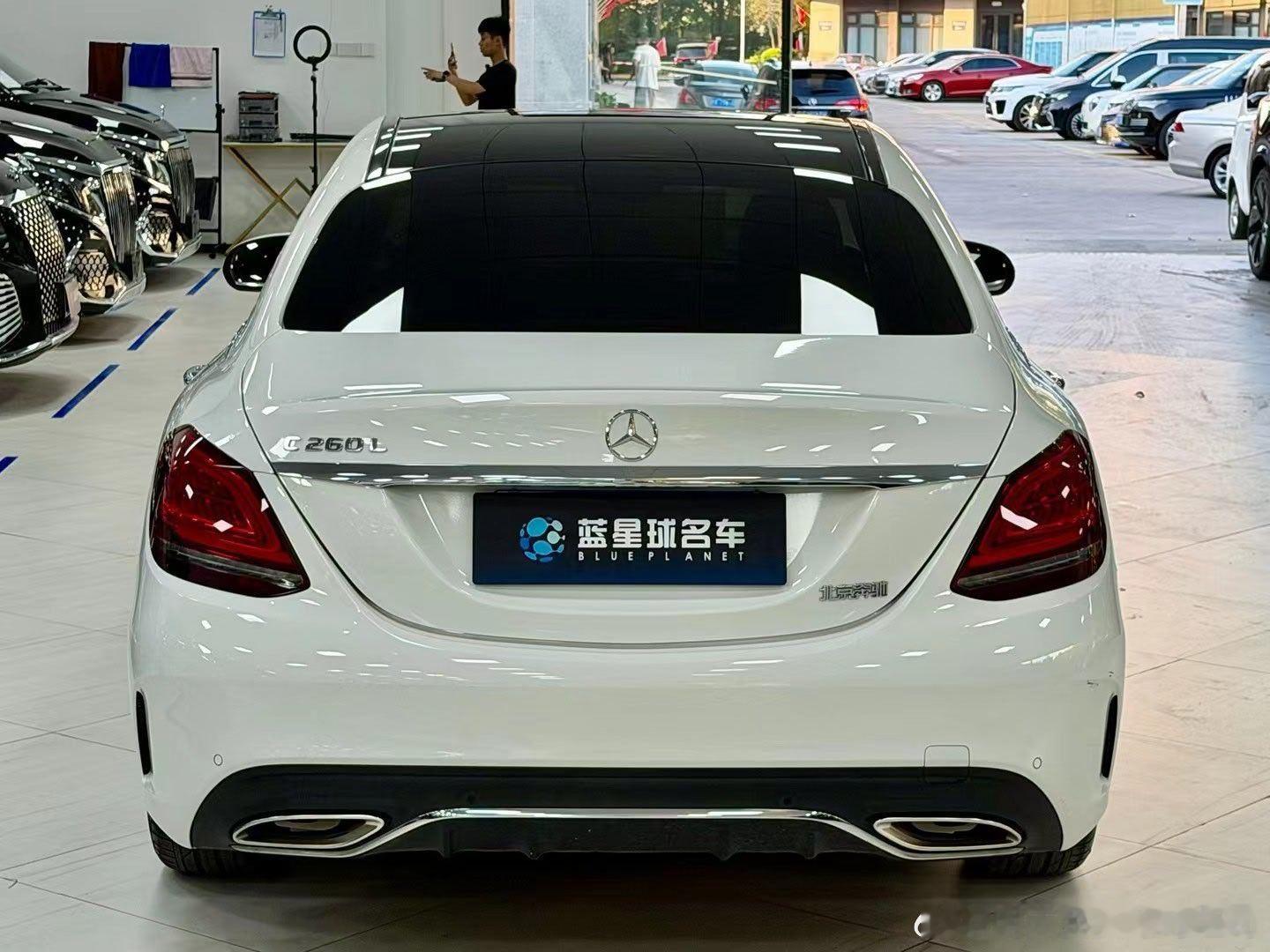 刚定：奔驰一2019款C260L运动版，2019年1月，1.5T，AT，全景天窗，40000公里，提供第三方检测报告！  ​