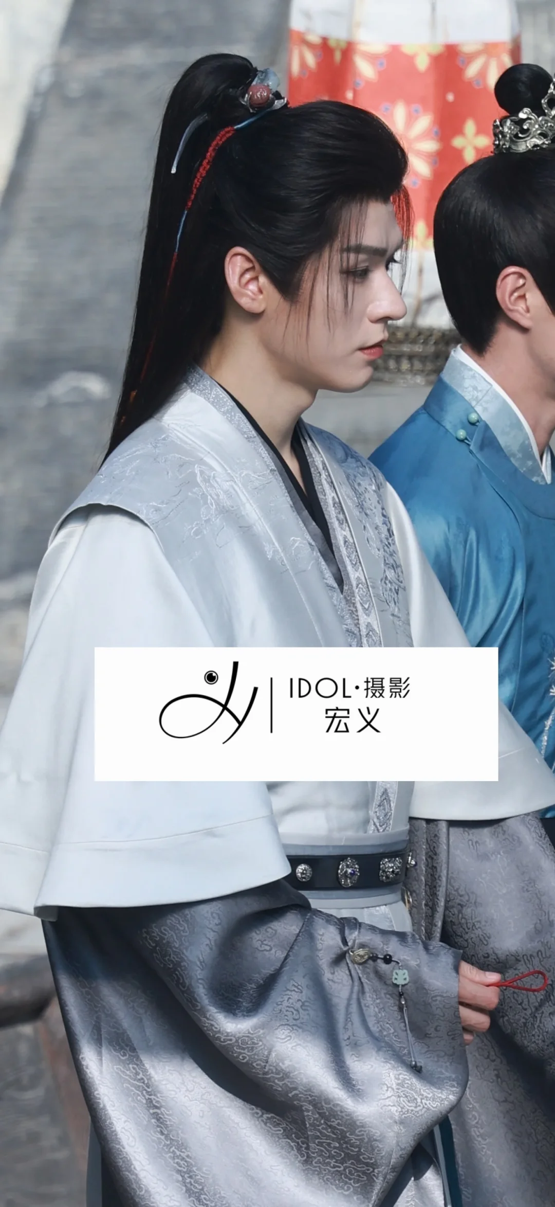 龚俊戏内看玉佩