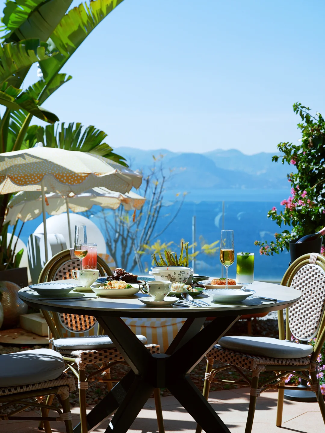 抚仙湖不来会后悔系列，束西9号南洋seaview餐厅🌊 全程实拍体验...