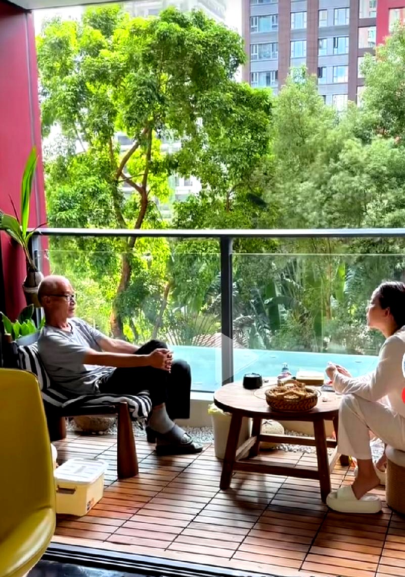 小凤这回又没管住嘴，徐敏那点事儿全给她抖搂出去了。
演唱会赔钱、人又调皮，说白了