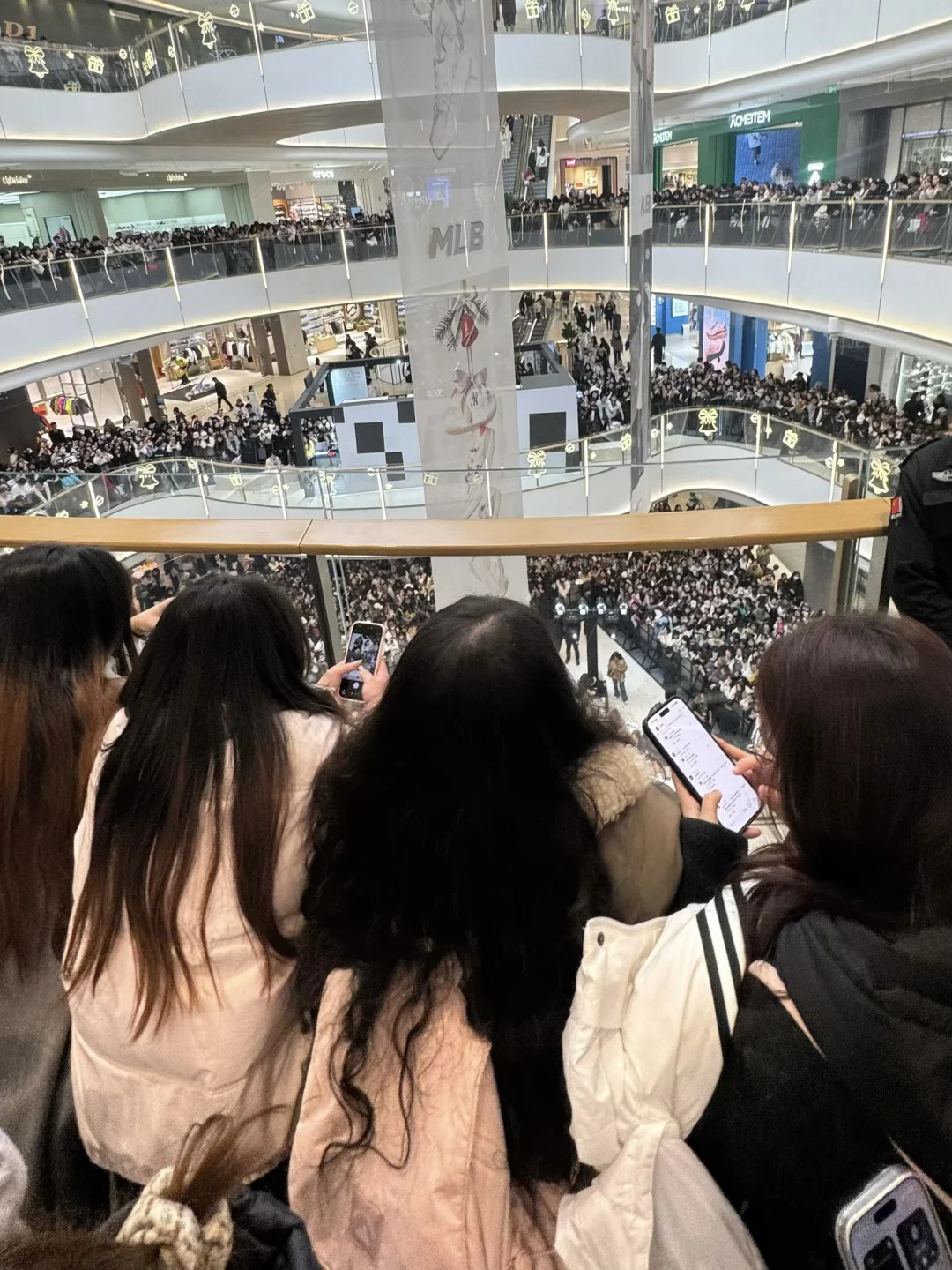 张凌赫！！！你的兵来了赫，你太迷人了赫