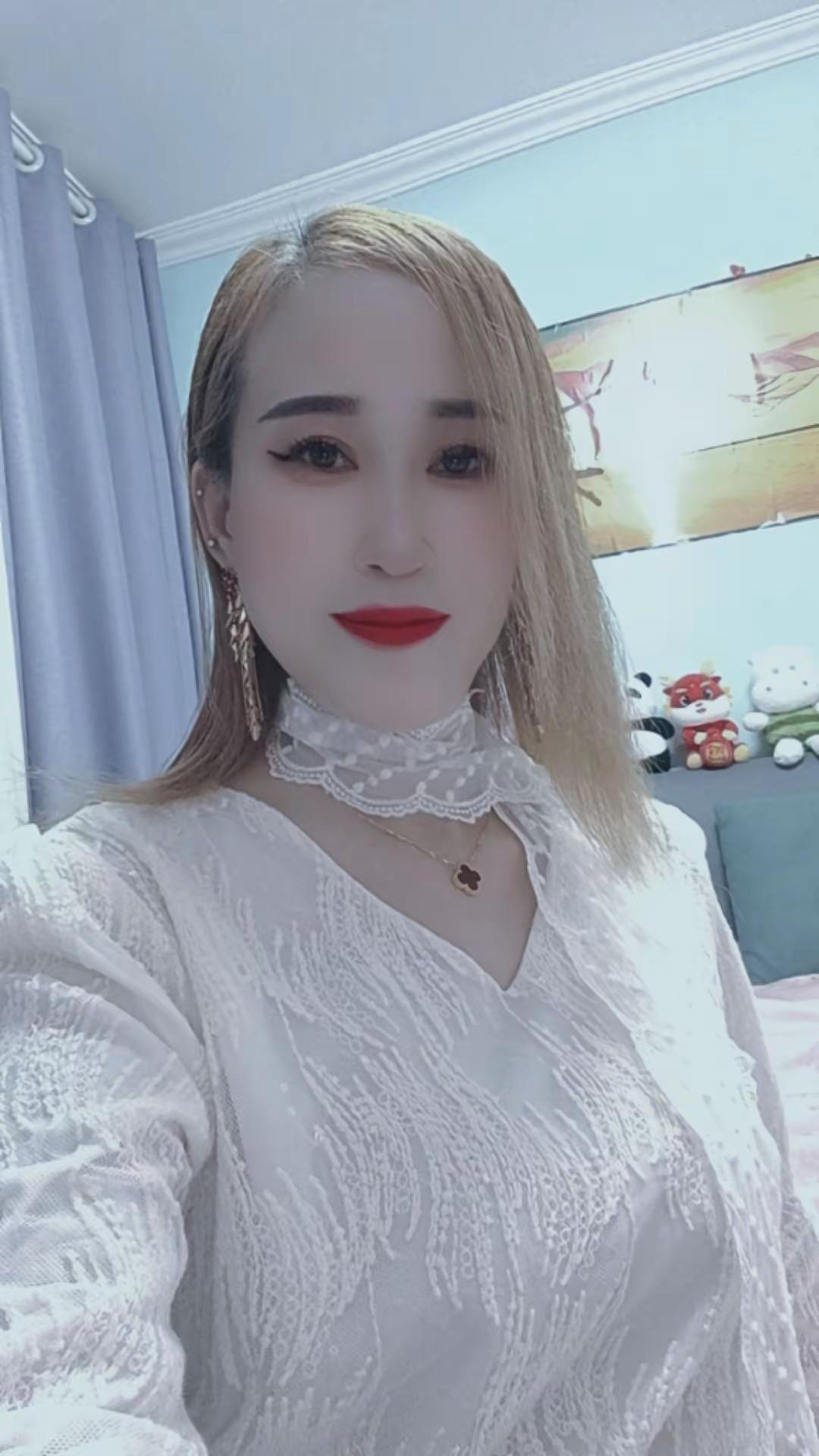 <p>优雅气质 酷酷的小姐姐 自信的女人最美丽 <!--{img:0}...