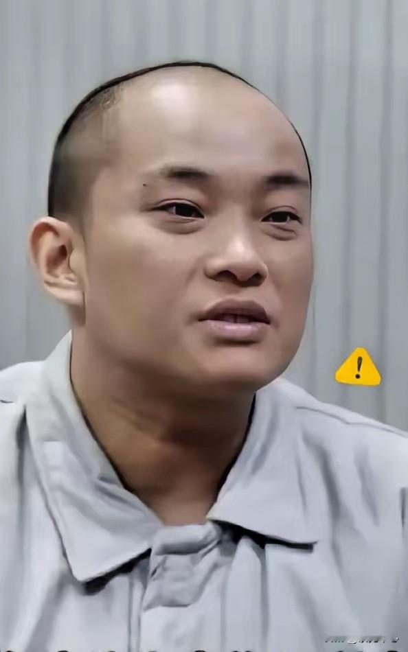 白应苍临刑接受采访时，说出几段耐人寻味的话。
1、中方在边境开会，约谈了3次四大家族！2、果敢老街已经形成了一个非常不好的风气，不做这个行业，在当地就代表着无所事事，所以就跟风跟着做！3、向中国人民道歉！给中国人民造成了非常大的伤害！自己深深忏悔！

白应苍，缅北果敢白家的二公子，果敢臭名昭著的苍盛