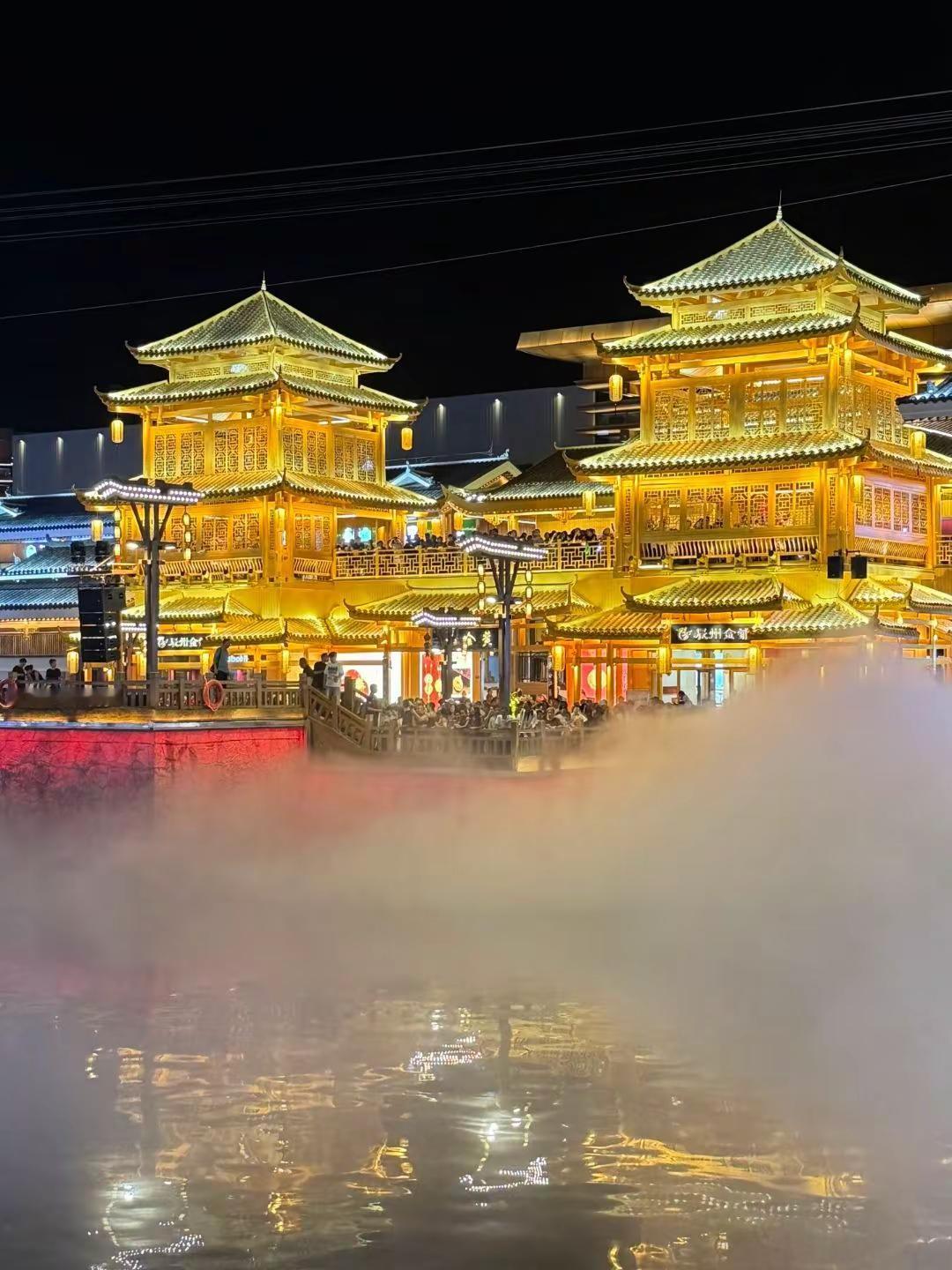 “月亮本就照着所有人，是你贪心了” 怀化 步步高天地 怀化榆树湾
