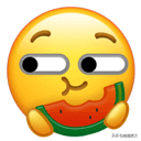 刘诗诗这次在环球影城五周年活动的生图真的看愣我了，就穿了件园区随处能买到的普通魔法袍，愣是穿出了霍格沃茨东方交换生的味儿，比很多人穿高定礼服还显高级。
三十多岁的状态完全没在卷什么白瘦幼，身板挺得笔直，天鹅颈线条顺得像开了滤镜，路人围着拍她也不端架子，笑着跟大家互动，半点儿