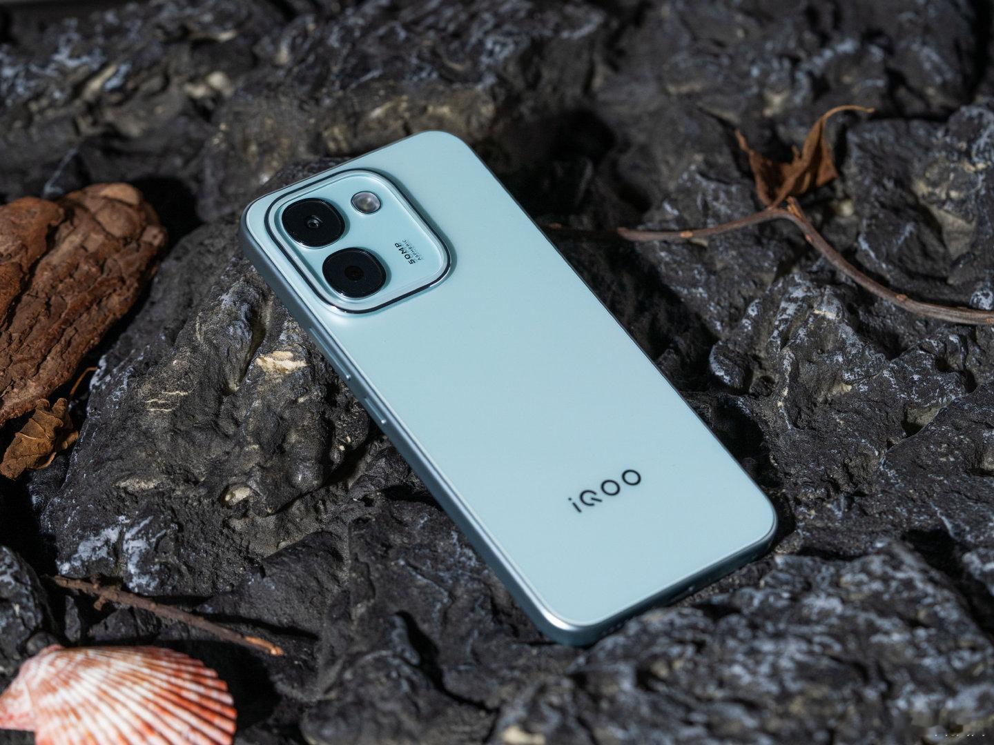拍一拍【iQOO Z11S】#新机来了# 

iQOO史上最大10000mAh超薄蓝海电池！#新品驾到# ​