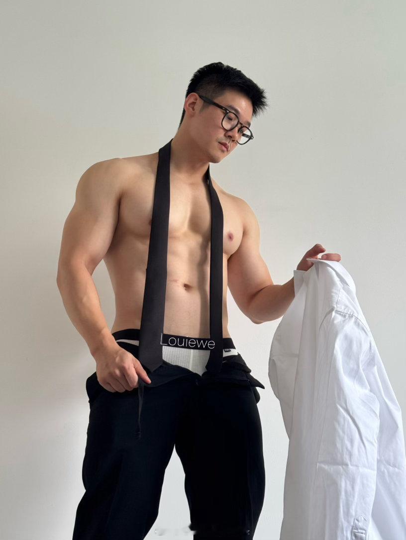 👔​
