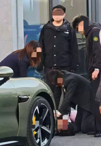 杭州小米车主提车后园区内撞人后续来了！30岁工作人员已证实被撞身亡。 ...