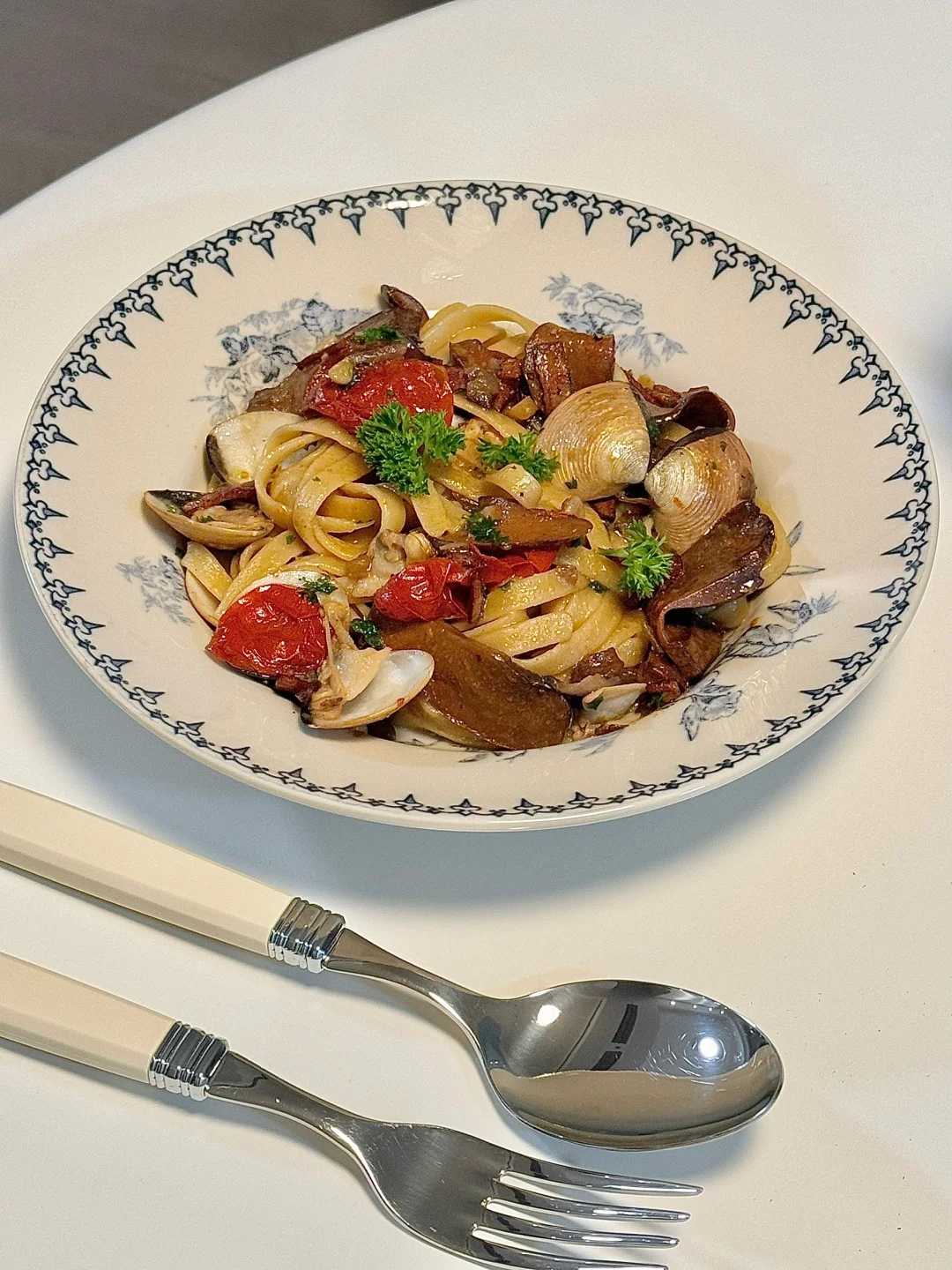 在家做饭的好心情、巨鲜美牛肝菌蛤蜊意面