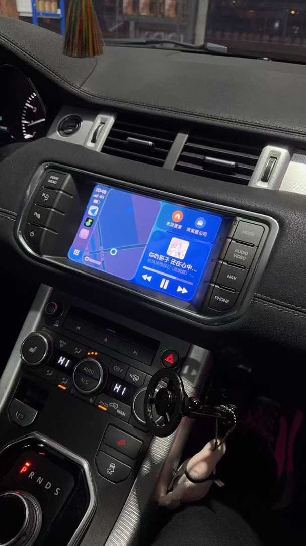 路虎揽胜极光升级苹果无线CarPlay