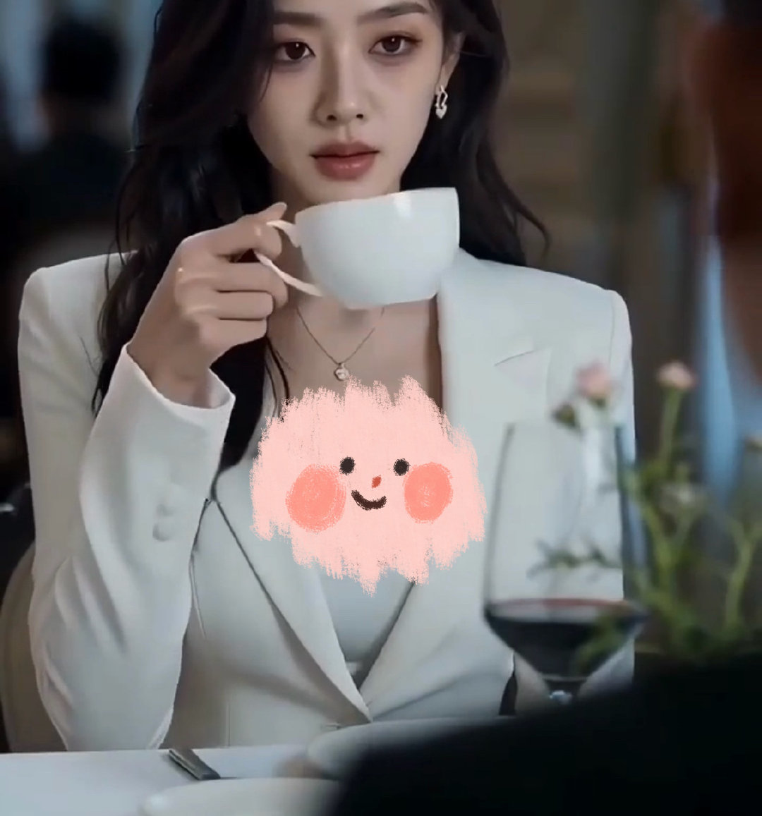 AI🍚：闪婚大佬掉马后（1-9）
久别重逢  协议婚姻  男套路女 
漂亮设计师x腹黑总裁
心机男800个心眼子还不止，闪婚只是蓄谋已久的圈套[笑而不语] ​