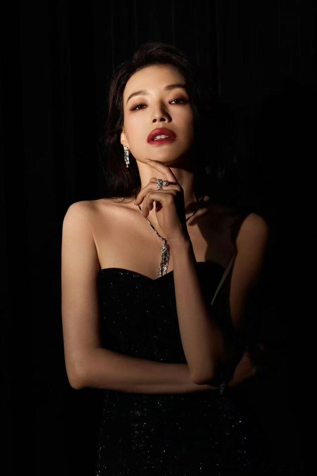 舒淇、宋佳、李现、张婧仪、苏翊鸣、陈昊森、王天辰现身卡地亚“寻踪豹影”限时体验空间开幕活动，共鉴卡地亚动物王国的非凡魅力。#卡地亚展览# ​