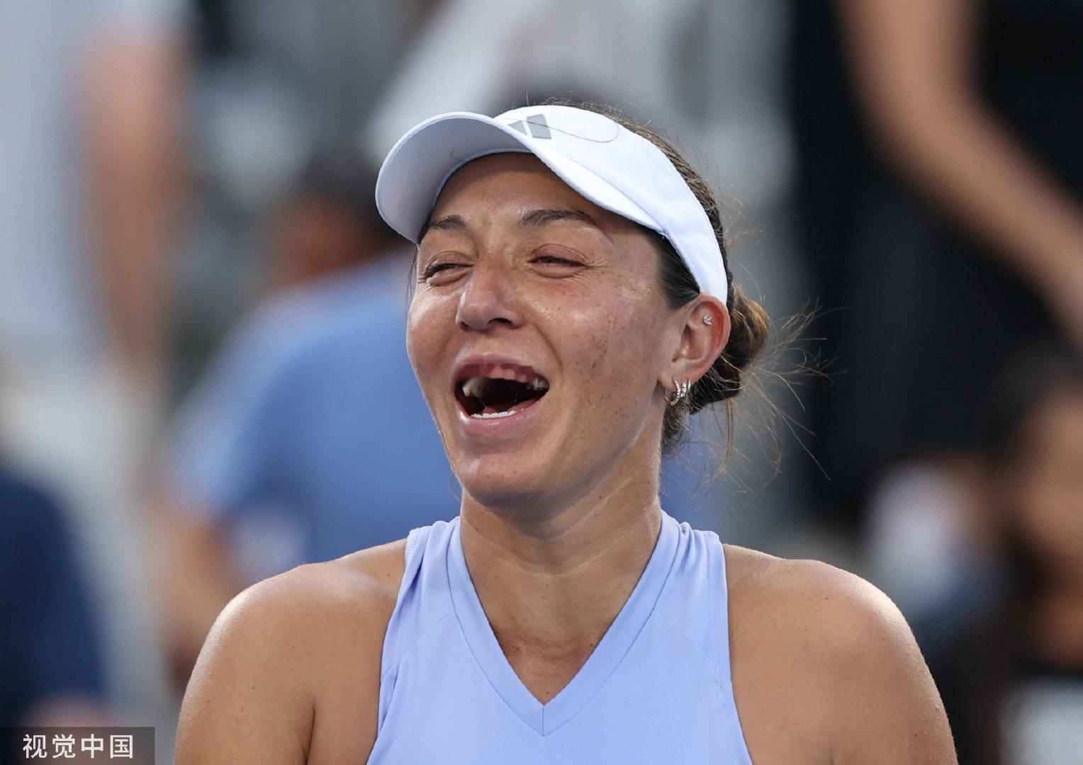#高芙重返辛辛那提赛决赛##wta[超话]# 姐妹会师！
辛辛那提赛，高芙6-4/6-1横扫黑马贝莱克，将和佩古拉争冠，后者7-5/4-6/6-4粉碎了斯瓦泰克背靠背夺冠梦想。 ​