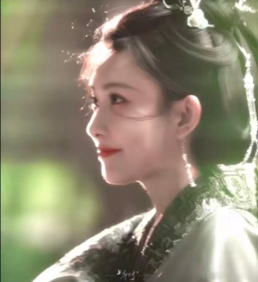 #孟子义尚公主#💕#孟子义暮晚摇#

𝙍𝙤𝙨𝙚 𝙪𝙣𝙥𝙧𝙞𝙣𝙘𝙞𝙥𝙡𝙚𝙙, 𝙝𝙚𝙖𝙧𝙩 𝙛𝙞𝙧𝙨𝙩“玫瑰无原则，心动至上”

​