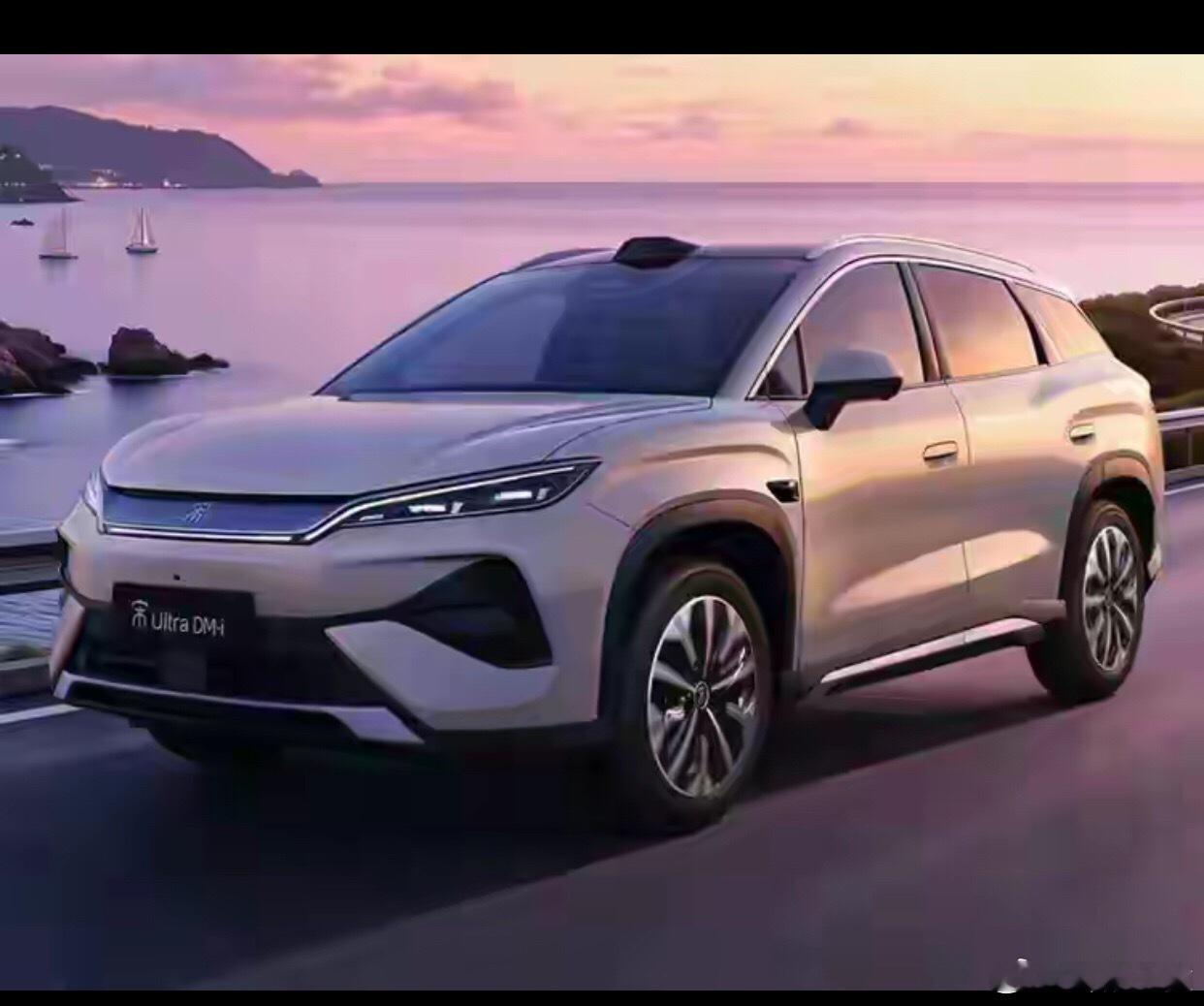 5、极氪 7X：终端降价让利，二十万级纯电品质标杆销量表现：6 月销量 3429 辆，7 月售出6415 辆，创下近数月销量新高，逆势稳步走强。极氪 7X 的销量攀升，核心驱动力是终端优惠加码、实际入手价大幅下探。新车官方指导价 22.98 万起，上市限时优惠后 21.98 万起，而 7 月终端门店让利力度进一步加大， ​