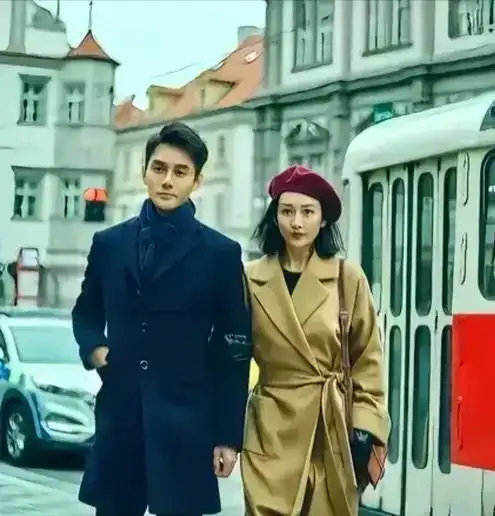 王凯谭松韵隐婚传闻持续发酵，王凯于《光明日报》刊发文章，被不少网友认为选择十分明智 ​